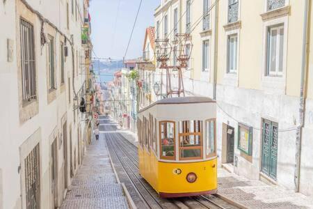 Old Town Chiado Balcony Aircon By Ld Apartments Lisbon Bagian luar foto